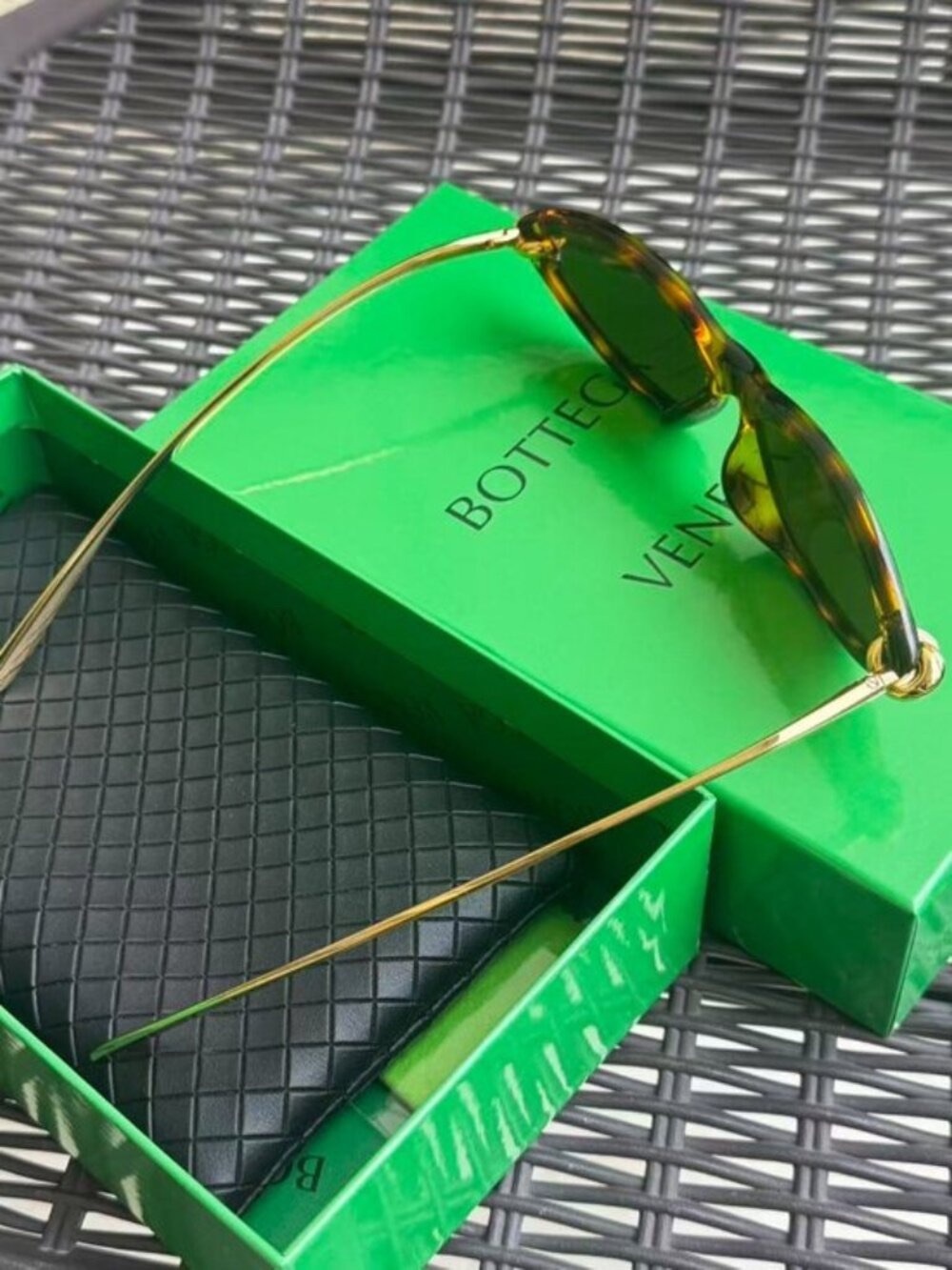 Bottega Veneta Gold and Tortoiseshell Slim Oval Sunglasses - Picture 5 of 5